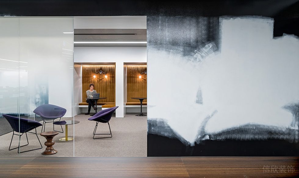 現(xiàn)代簡約風(fēng)格辦公空間案例休閑室過道裝修圖