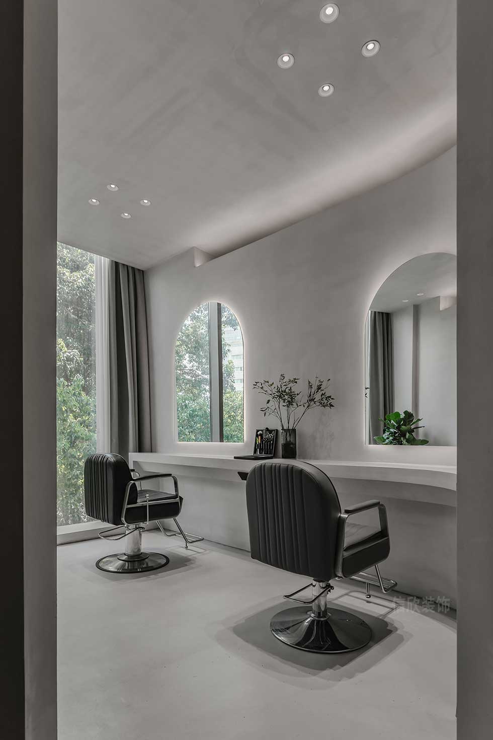 深圳龍崗工業風美發沙龍造型區裝修設計 深圳龍崗工業風美發沙龍造型區裝修設計