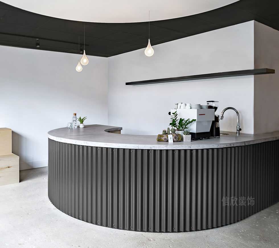 黑色的小理發(fā)店吧臺(tái)裝修 黑色的小理發(fā)店吧臺(tái)裝修