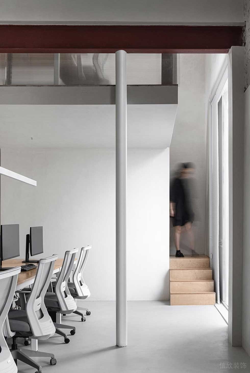 簡約風(fēng)格辦公空間一層樓梯入口設(shè)計(jì)圖