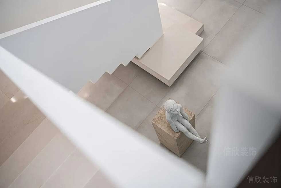 簡(jiǎn)約風(fēng)格商務(wù)辦公室樓梯廳裝修圖