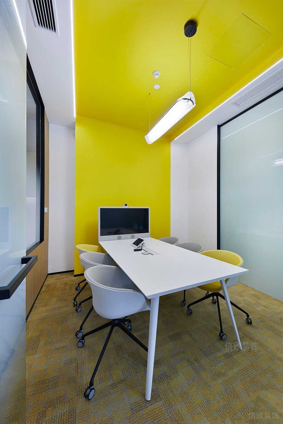 現(xiàn)代北歐風辦公空間商務洽談室效果圖