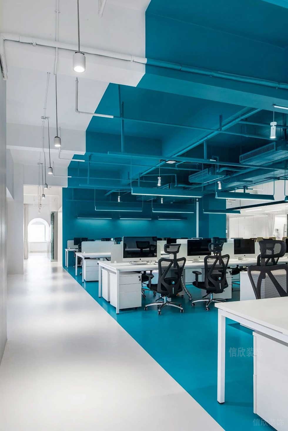 現(xiàn)代簡(jiǎn)約風(fēng)格辦公室裝修圖