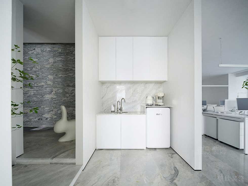 現(xiàn)代簡(jiǎn)約風(fēng)格企業(yè)辦公室案例茶水間裝修圖