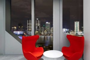 現(xiàn)代簡(jiǎn)約風(fēng)格寫字樓休閑洽談區(qū)裝修圖