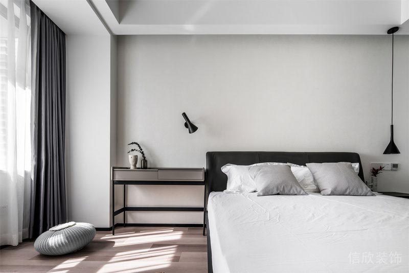 臥室設(shè)計(jì)實(shí)木地板天花簡(jiǎn)約裝修