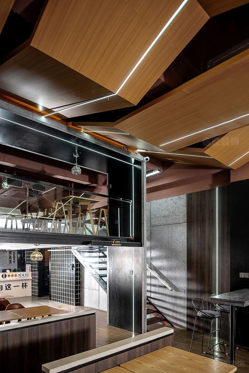 深圳沙尾餐飲裝修設(shè)計(jì)公司案例天花吊頂