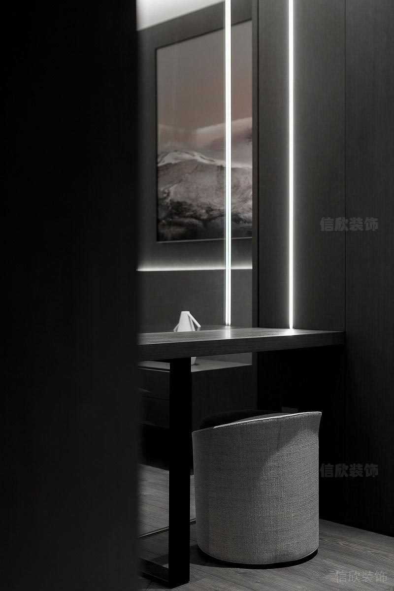 深圳市龍華區(qū)諾德國(guó)際掛畫(huà)