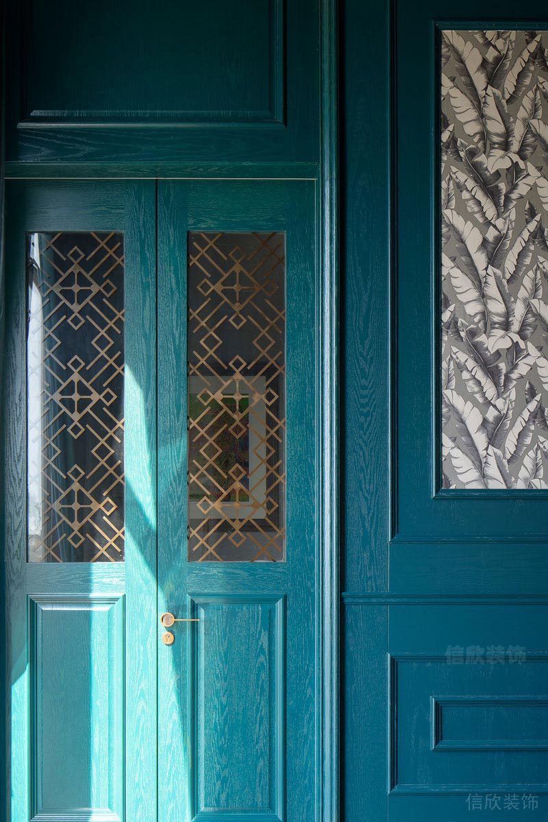 深圳市南山區中式餐廳藍色門