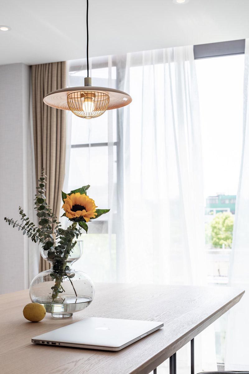 深圳市羅湖區(qū)筍崗中心萬象華府書桌