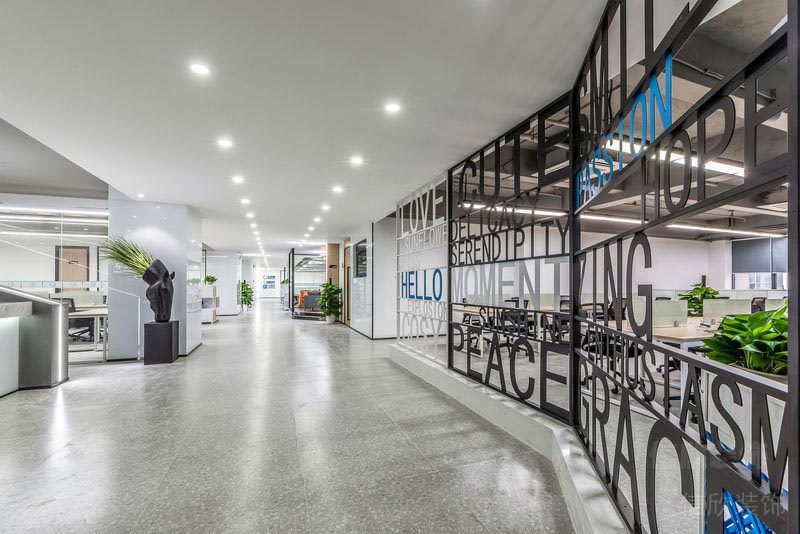 龍崗網(wǎng)絡(luò)公司辦公室過道裝修