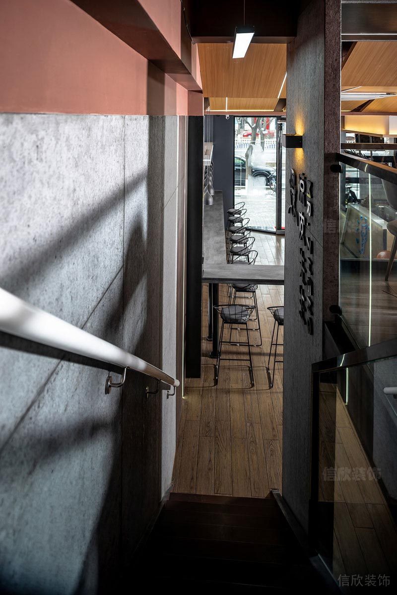 深圳沙尾餐飲裝修設(shè)計公司案例樓梯