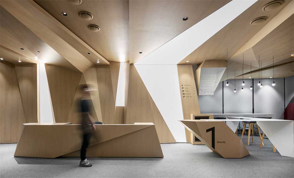 深圳市龍崗600平最美期待科技辦公室裝修前臺 深圳市龍崗600平最美期待科技辦公室裝修前臺