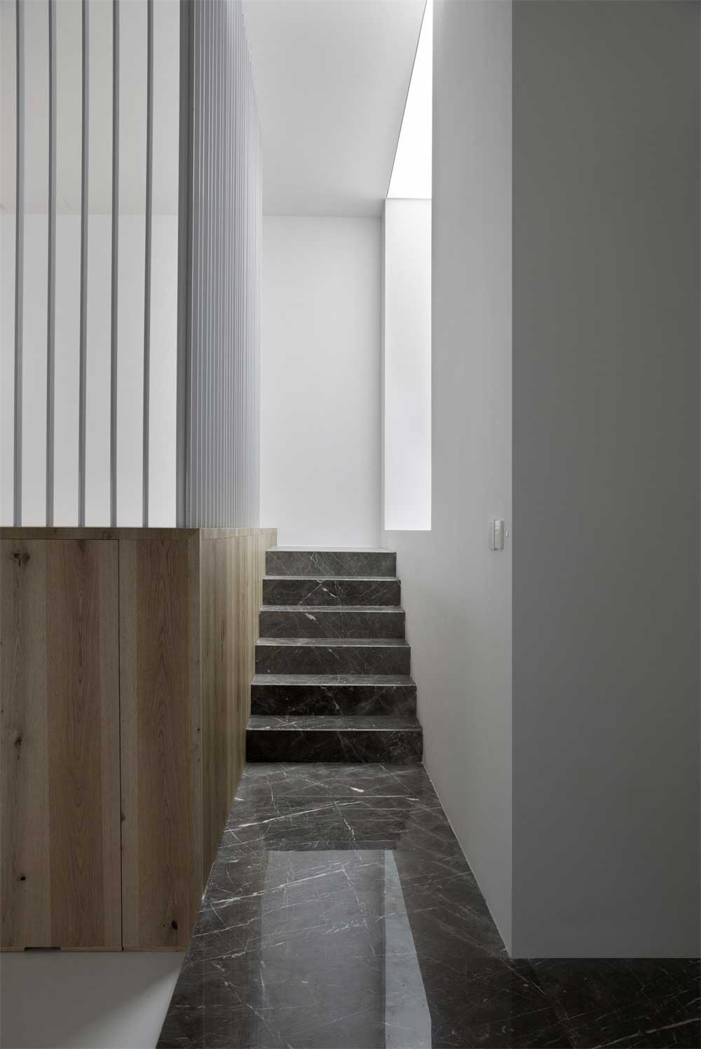 深圳市南山1000平新中式設(shè)計機構(gòu)裝修樓梯 深圳市南山1000平新中式設(shè)計機構(gòu)裝修樓梯