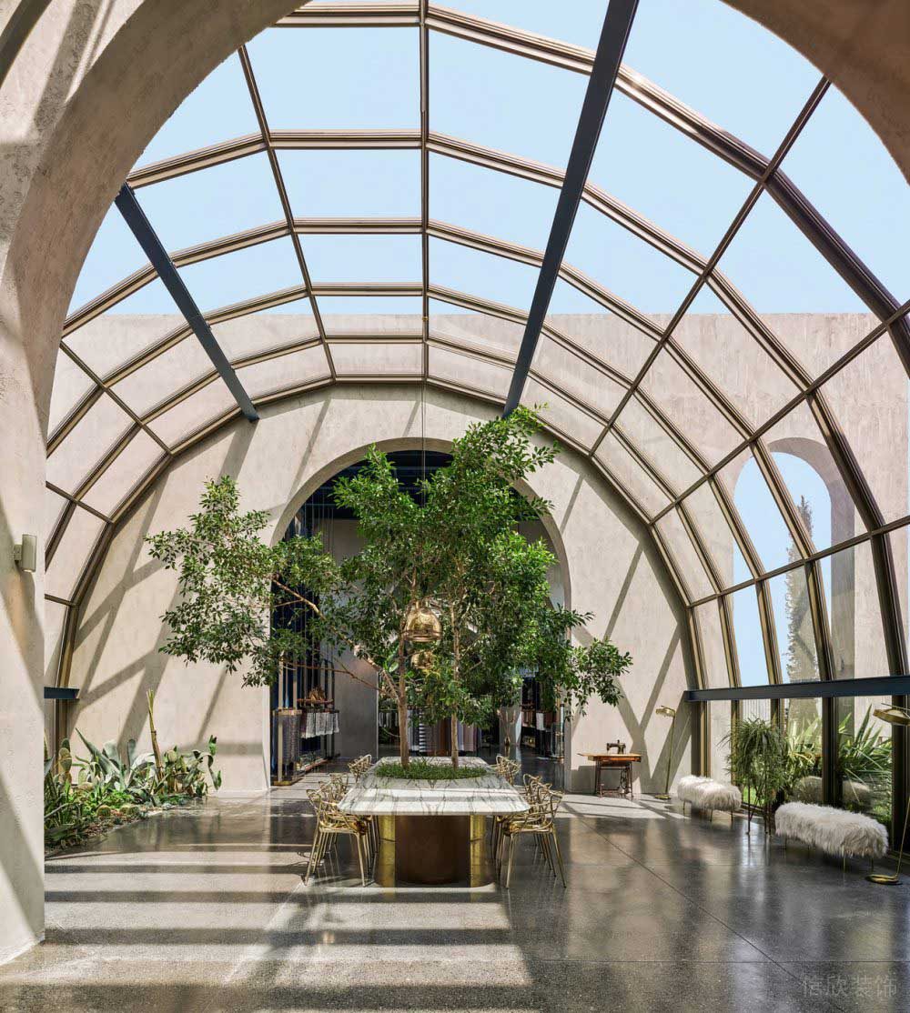 開放式辦公區玻璃金屬天花吊頂裝修設計