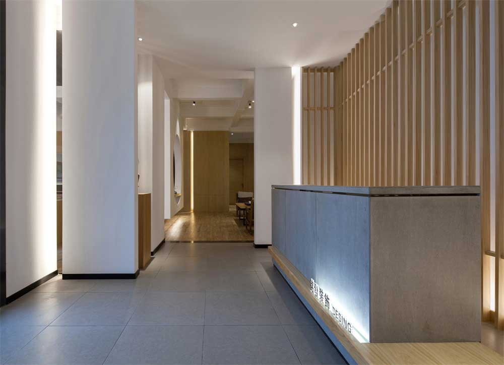 深圳羅湖鴻昌廣場新中式風格辦公室裝修設計案例前廳地面鋪設 深圳羅湖鴻昌廣場新中式風格辦公室裝修設計案例前廳地面鋪設