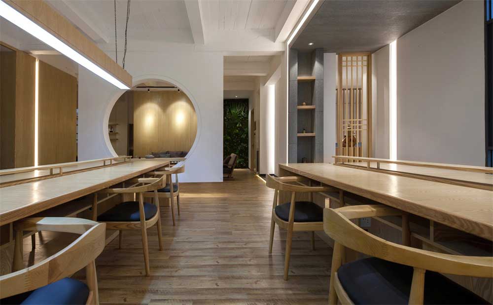 深圳羅湖鴻昌廣場新中式風格辦公室裝修設計案例辦公區家具組合 深圳羅湖鴻昌廣場新中式風格辦公室裝修設計案例辦公區家具組合