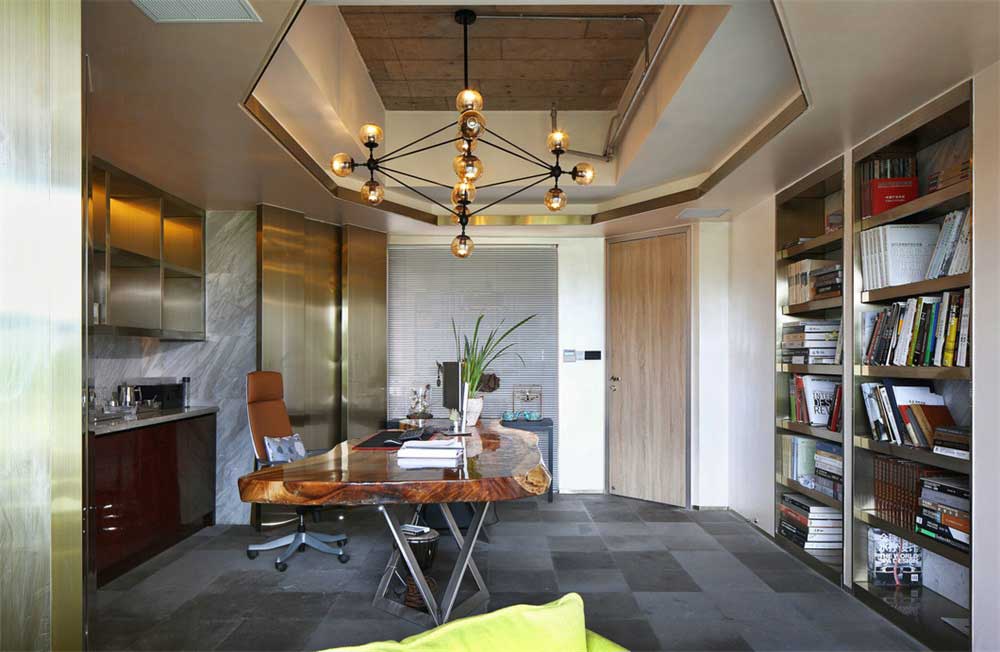 深圳南山香江金融中心工業風辦公室裝修設計案例總監辦公室藝術吊燈 深圳南山香江金融中心工業風辦公室裝修設計案例總監辦公室藝術吊燈