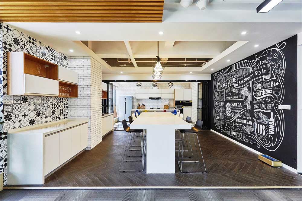 深圳市羅湖800平現代風辦公室裝修吧臺區(qū)