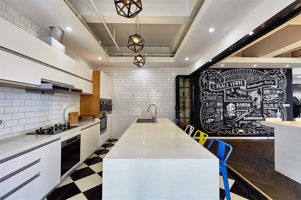 深圳市羅湖800平現代風辦公室裝修吧臺區(qū)