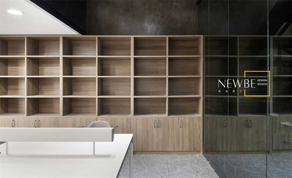 深圳羅湖200平方現代工業風復式辦公室裝修儲物展示柜 深圳羅湖200平方現代工業風復式辦公室裝修儲物展示柜