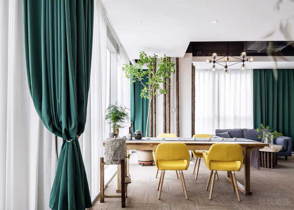 全屋定制就餐區(qū)黃色鏤空沙發(fā)木質(zhì)智能窗簾通體設(shè)計(jì)客廳效果圖