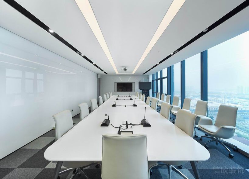 深圳鹽田1000平方現代風格辦公室裝修會議室效果圖