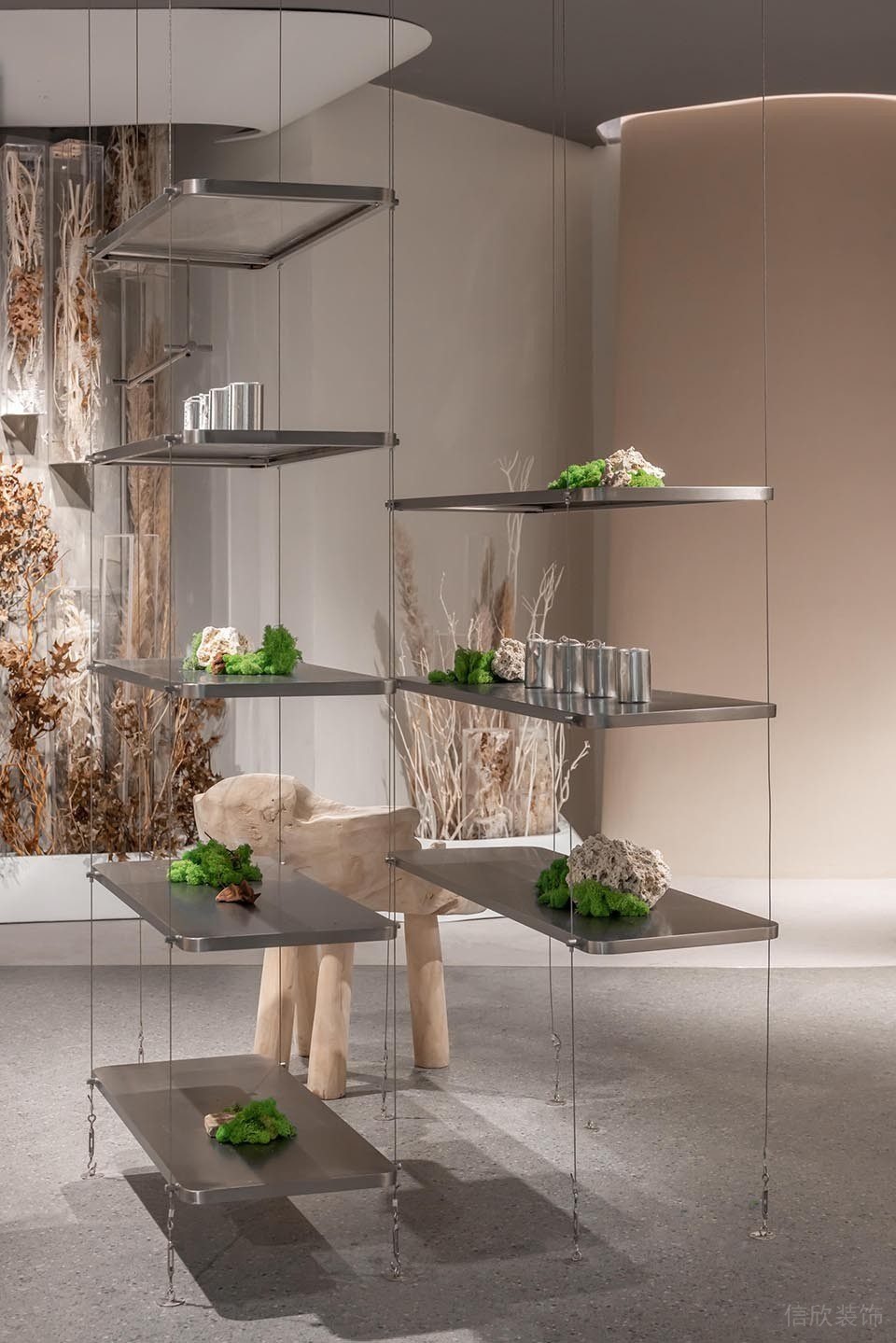 深圳市龍華區大浪原木風生態智庫服裝店裝修隔斷