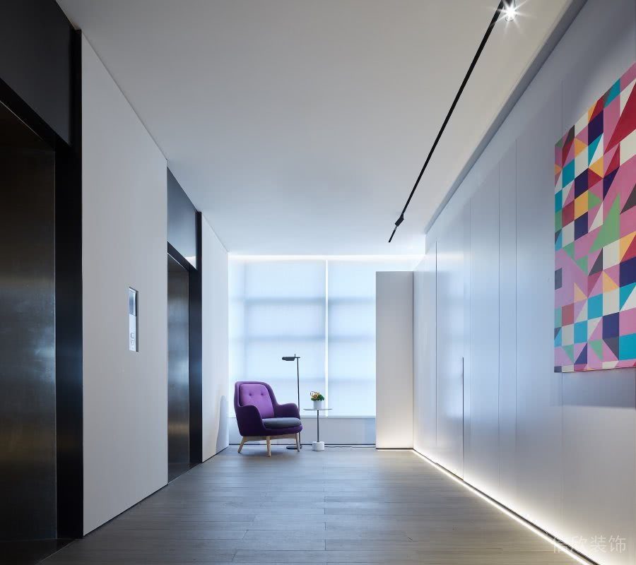 電梯等候區(qū)域紫色沙發(fā)藝術(shù)現(xiàn)代時(shí)尚簡(jiǎn)約燈飾效果圖