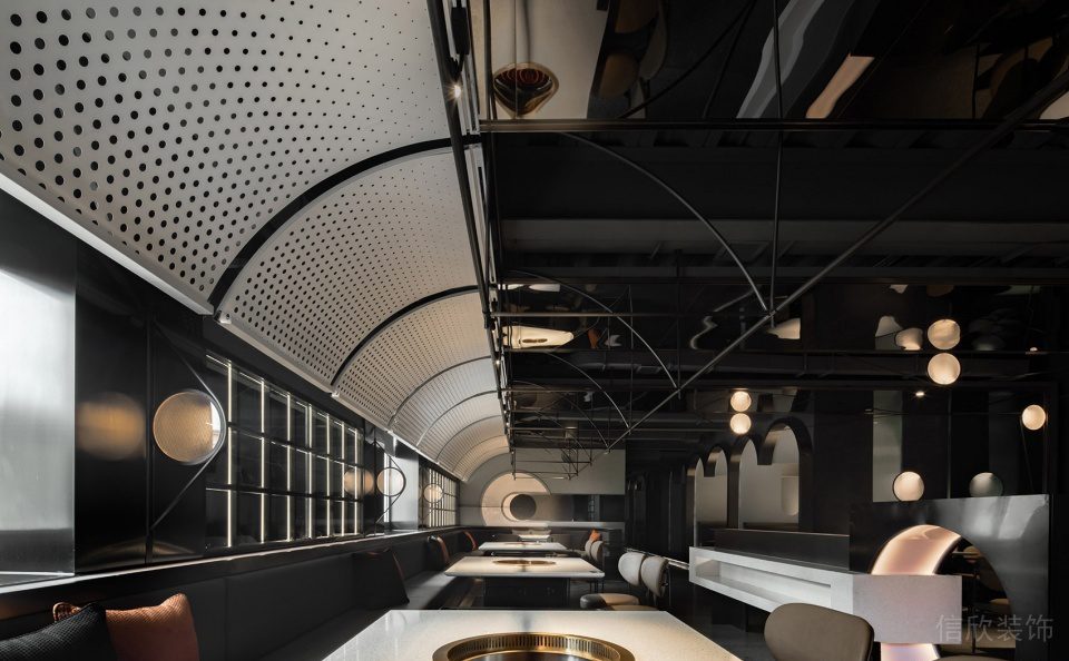 深圳龍華中海匯德理工業風火鍋店裝修案例天花弧形沖孔鋁板 深圳龍華中海匯德理工業風火鍋店裝修案例天花弧形沖孔鋁板