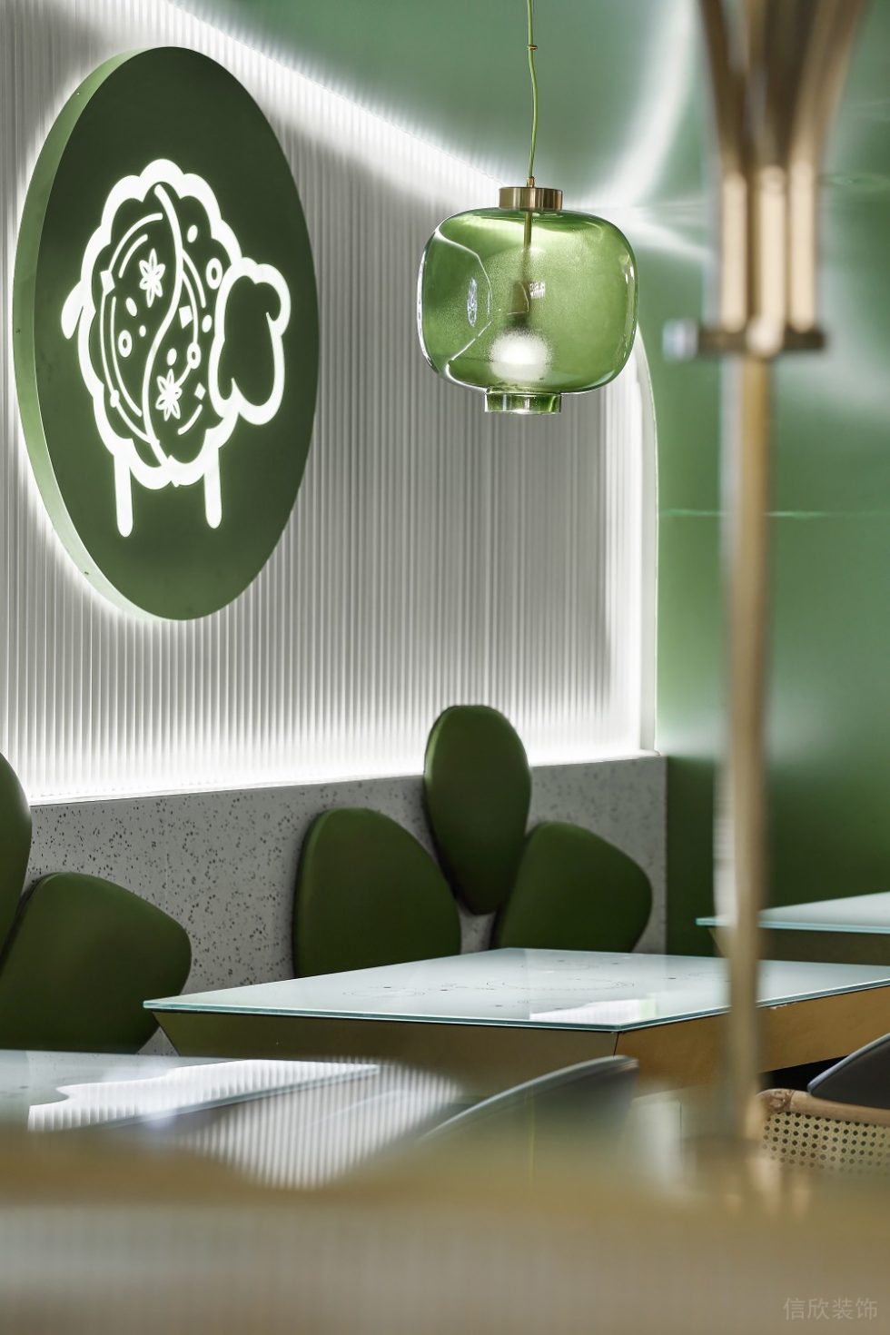 深圳南山海上世界現(xiàn)代風(fēng)格火鍋餐廳裝修案例藝術(shù)吊燈 深圳南山海上世界現(xiàn)代風(fēng)格火鍋餐廳裝修案例藝術(shù)吊燈