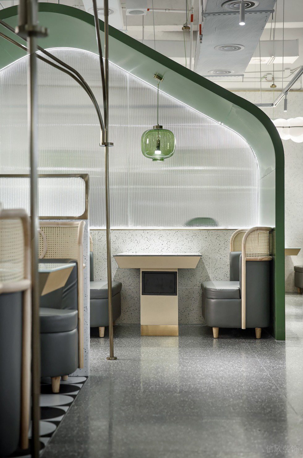 深圳南山海上世界現(xiàn)代風(fēng)格火鍋餐廳裝修案例卡座 深圳南山海上世界現(xiàn)代風(fēng)格火鍋餐廳裝修案例卡座