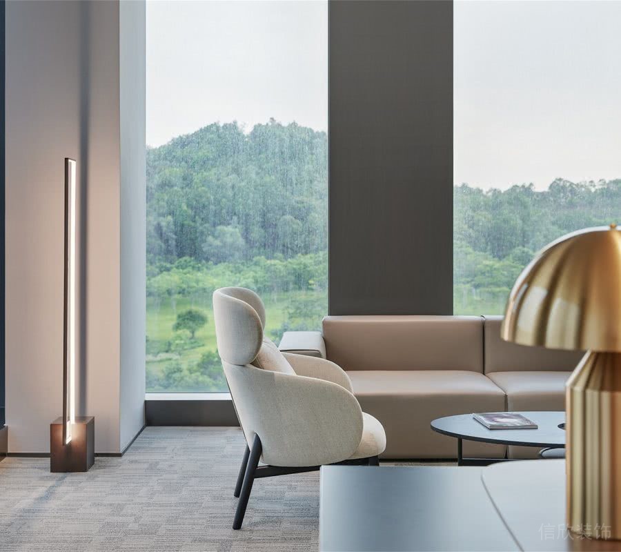 經(jīng)理辦公室米色布藝沙發(fā)