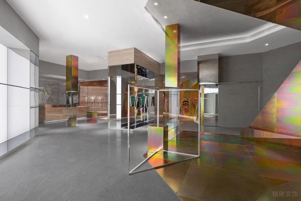 深圳市龍崗區龍崗中心城x Select 服裝店買手店裝修設計三角形不銹鋼鐵藝架 深圳市龍崗區龍崗中心城x Select 服裝店買手店裝修設計三角形不銹鋼鐵藝架