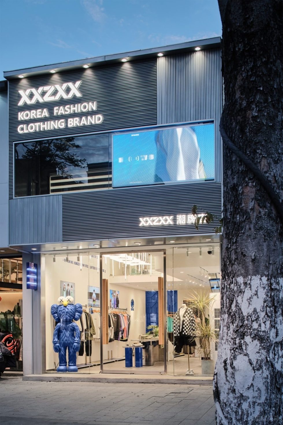 深圳市龍華區大浪潮牌店裝修玻璃門面外觀設計 深圳市龍華區大浪潮牌店裝修玻璃門面外觀設計