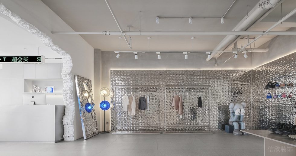 深圳市南山區(qū)后海現(xiàn)代風(fēng)sugar.t 買手店裝修設(shè)計(jì)銀色錫紙背景墻