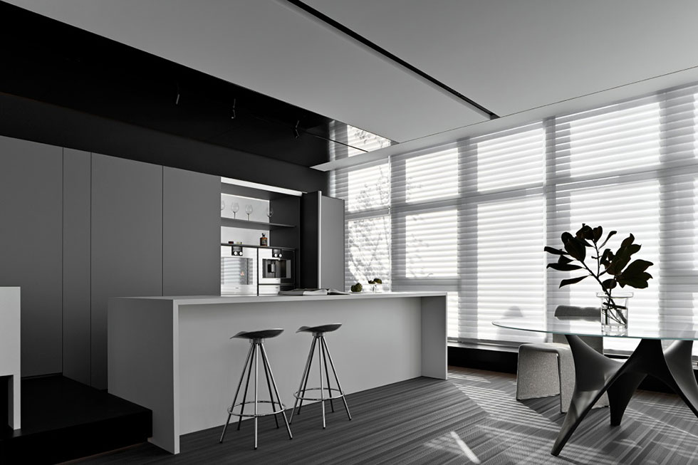 大沖商務(wù)中心科技園辦公室白色吧臺黑色水吧柜