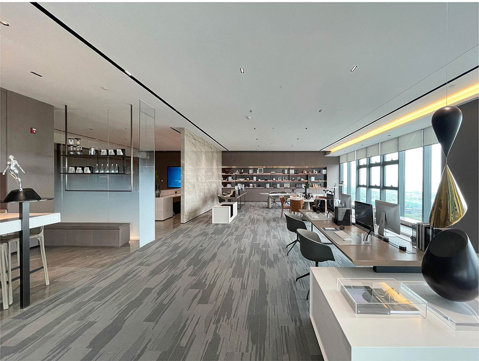 采光極好的辦公室公共區(qū)域