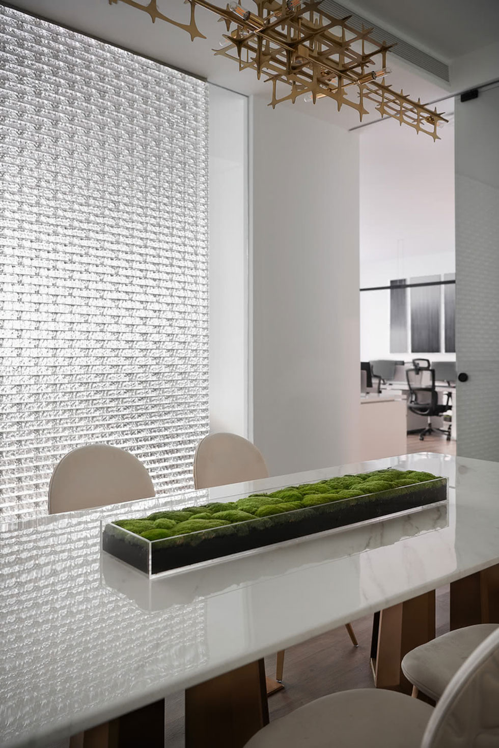 羅湖區國貿大廈辦公室洽談桌綠色植物飾品 羅湖區國貿大廈辦公室洽談桌綠色植物飾品