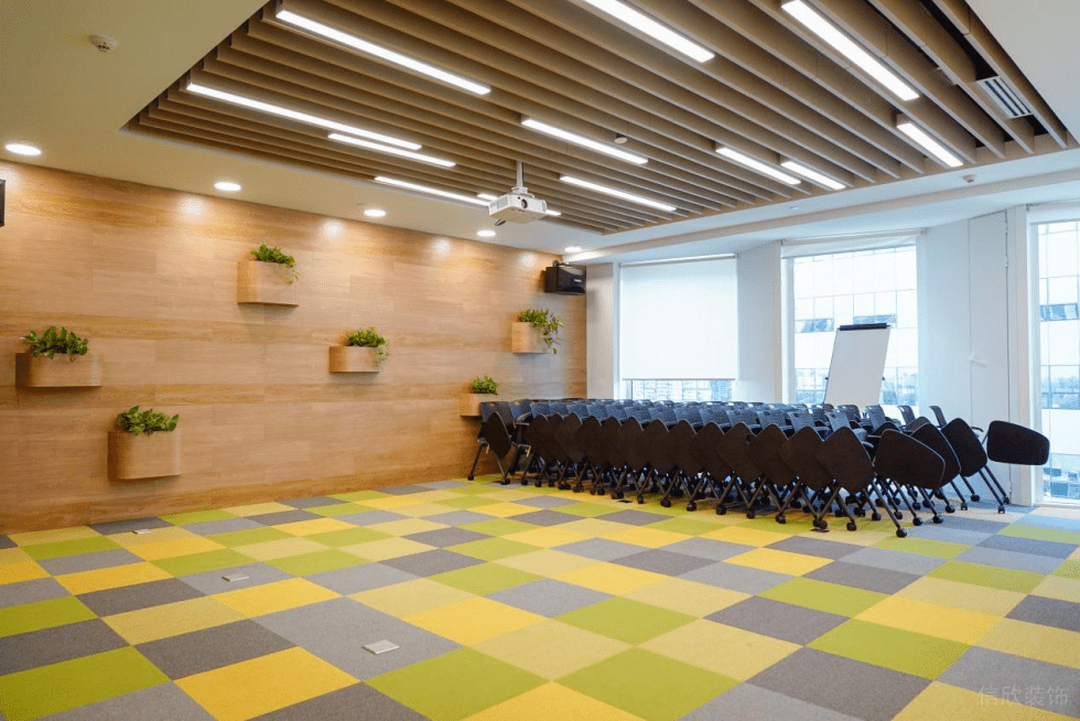 深圳福田華融大廈700平方米現(xiàn)代風格公司裝修案例培訓(xùn)室