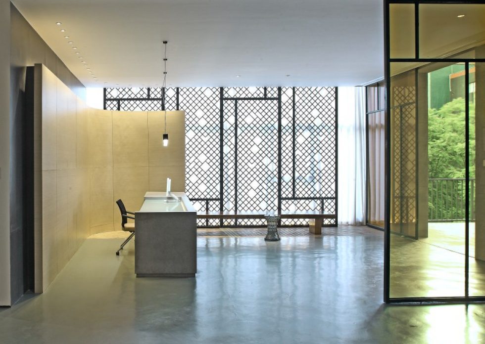 深圳羅湖國信證券大廈簡約風格辦公室裝修案例前廳黑色烤漆金屬雕花裝飾隔斷 深圳羅湖國信證券大廈簡約風格辦公室裝修案例前廳黑色烤漆金屬雕花裝飾隔斷