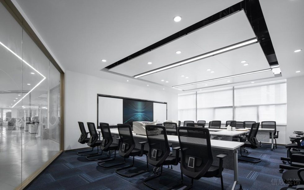 深圳龍華展滔科技大廈1600平方米現(xiàn)代科技風(fēng)辦公室裝修案例座談室