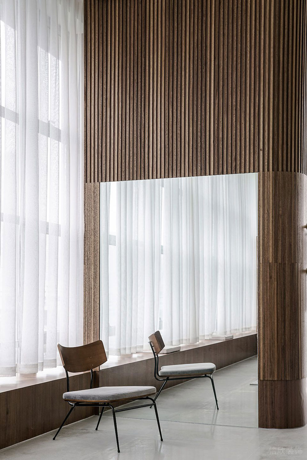 深圳市寶安區(qū)松崗現(xiàn)代風(fēng)redefine西服定制店裝修設(shè)計(jì)穿衣鏡 深圳市寶安區(qū)松崗現(xiàn)代風(fēng)redefine西服定制店裝修設(shè)計(jì)穿衣鏡