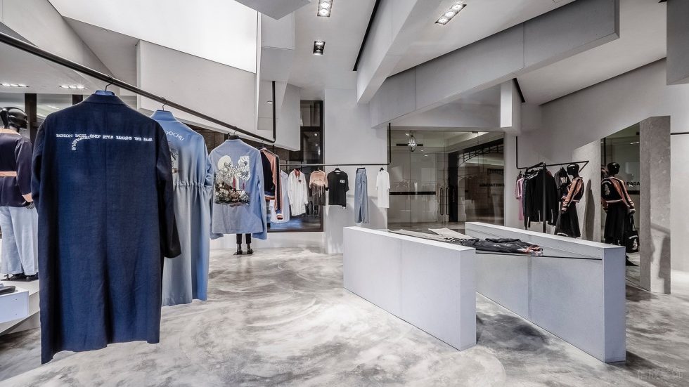 深圳市寶安區(qū)西鄉(xiāng)巨星御用品牌 Christian Dada 臺灣首間旗艦店鐵藝衣架裝修設(shè)計效果圖