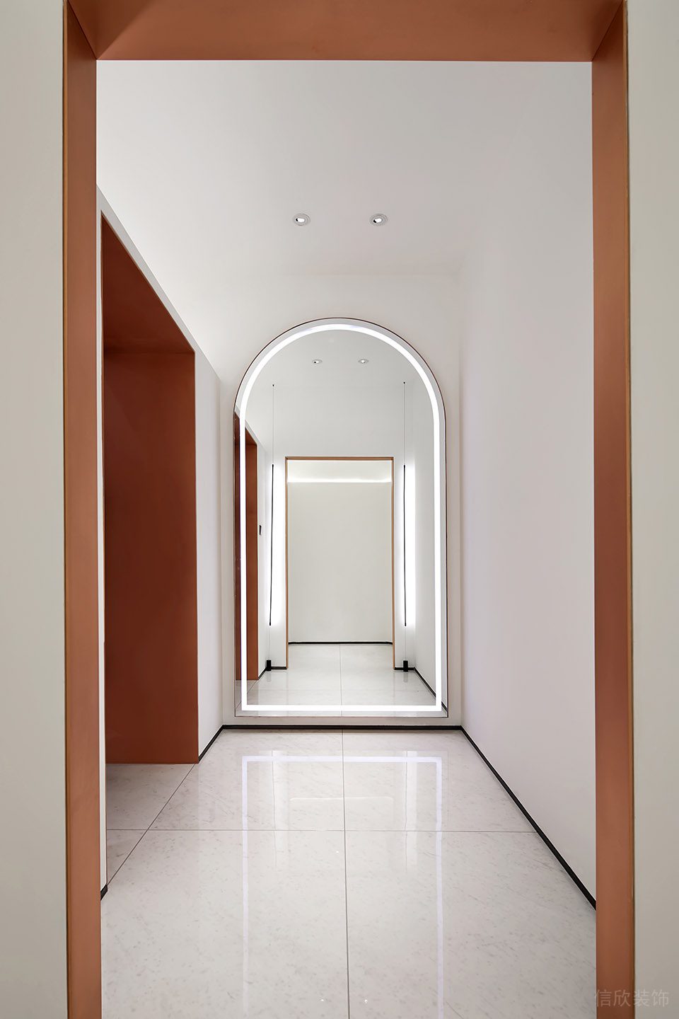 深圳市寶安區(qū)西鄉(xiāng)現(xiàn)代風品牌胤一紅幫服裝店過道裝修設計效果圖 深圳市寶安區(qū)西鄉(xiāng)現(xiàn)代風品牌胤一紅幫服裝店裝修設計過道效果圖