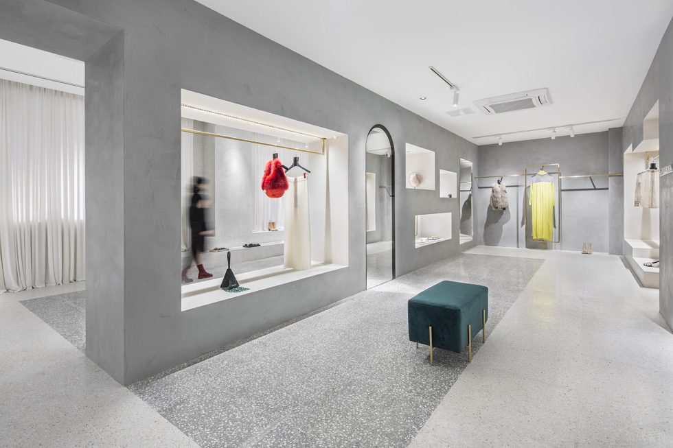 深圳市寶安中心城o.t.s時(shí)尚買手店店鋪裝修設(shè)計(jì)鏤空式隔墻