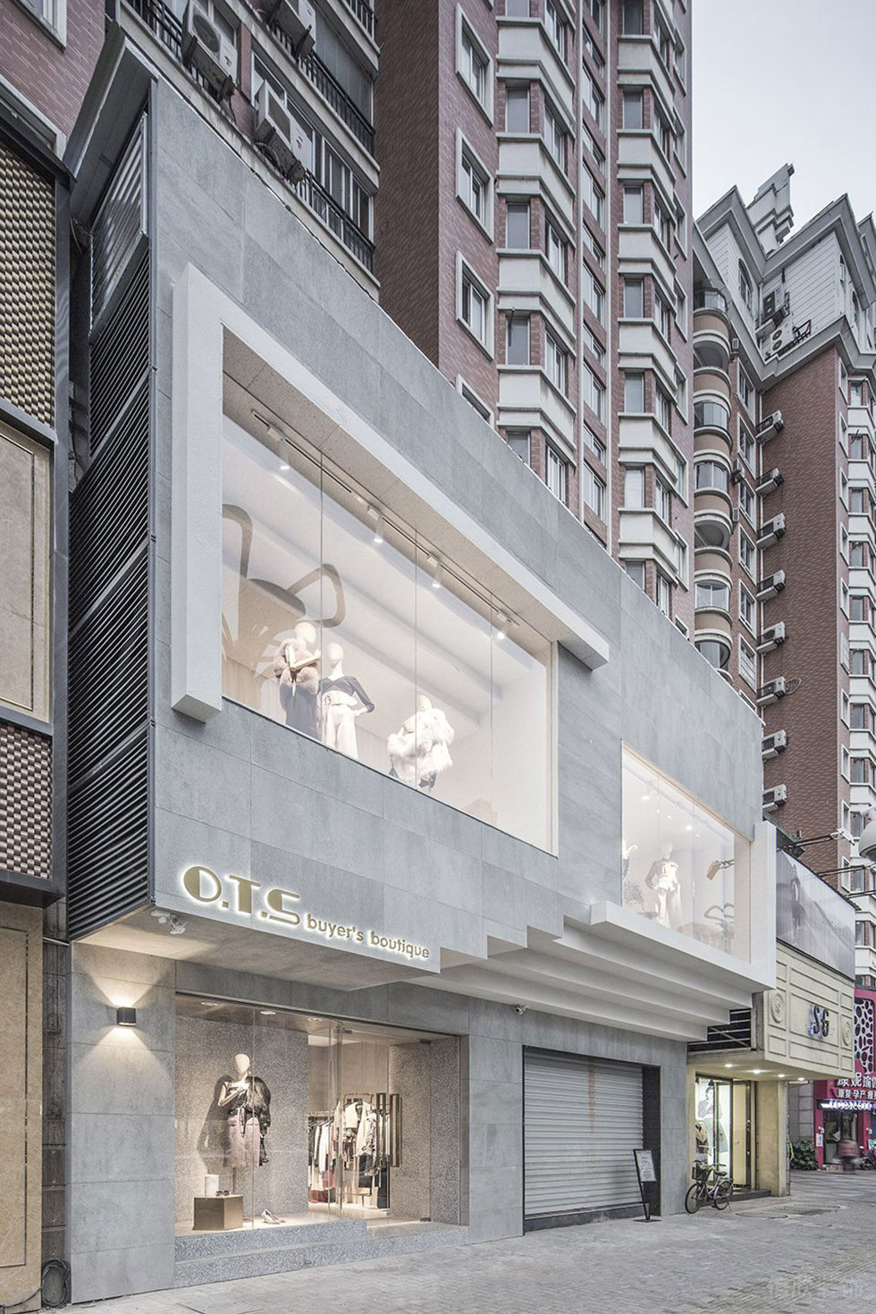 深圳市寶安中心城o.t.s時(shí)尚買手店店鋪裝修設(shè)計(jì)外景