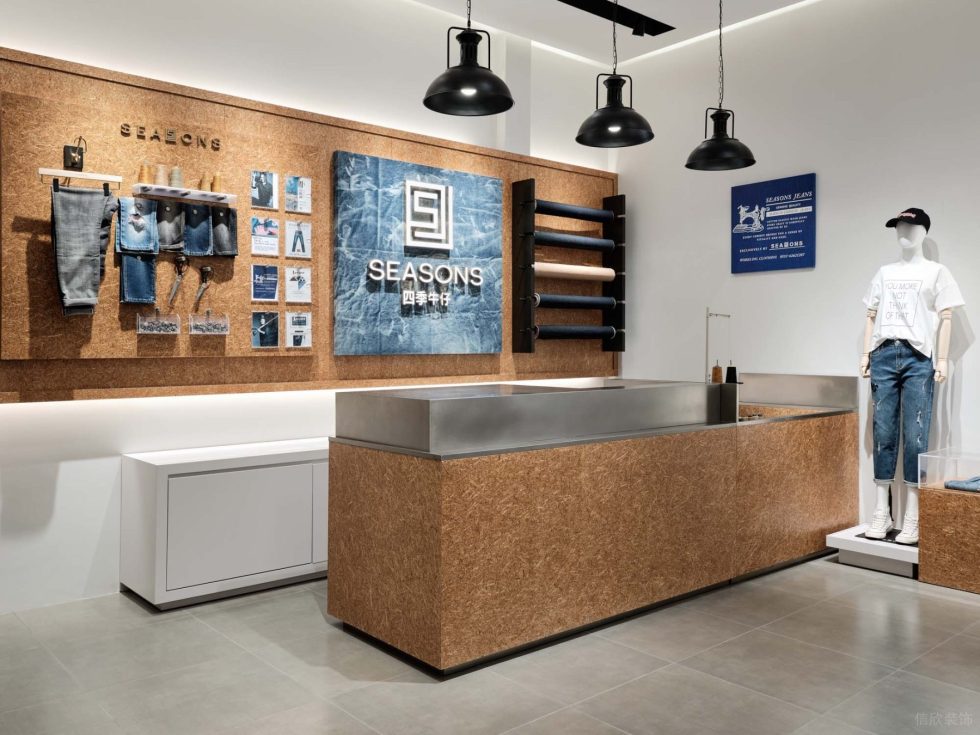 深圳市龍崗區(qū)坪地現(xiàn)代風(fēng)潮牌四季牛仔店鋪前臺(tái)形象墻裝飾設(shè)計(jì)效果圖 深圳市龍崗區(qū)坪地現(xiàn)代風(fēng)潮牌四季牛仔店鋪前臺(tái)形象墻裝飾設(shè)計(jì)效果圖
