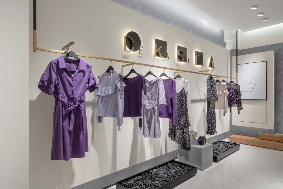 深圳市龍華區民治現代dekashell 女裝店鋪裝修設計香檳金掛衣架 深圳市龍華區民治現代dekashell 女裝店鋪裝修設計香檳金掛衣架