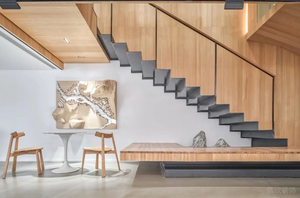 深圳寶安萬庭大廈2000平方米現代主義簡約風辦公室裝修案例樓梯間藝術景觀